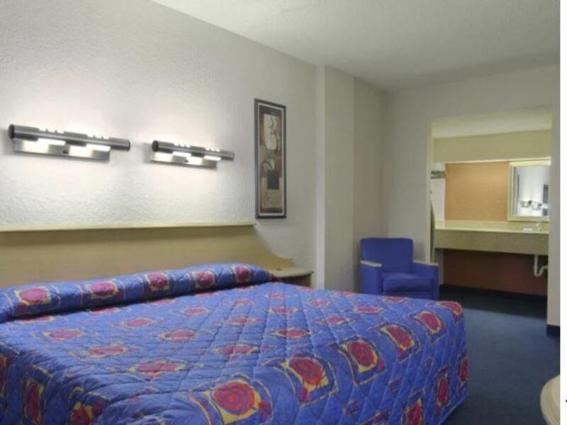 Econo Lodge Palm Harbor - Clearwater Exterior foto