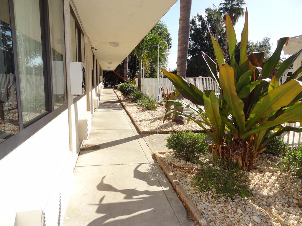 Econo Lodge Palm Harbor - Clearwater Exterior foto