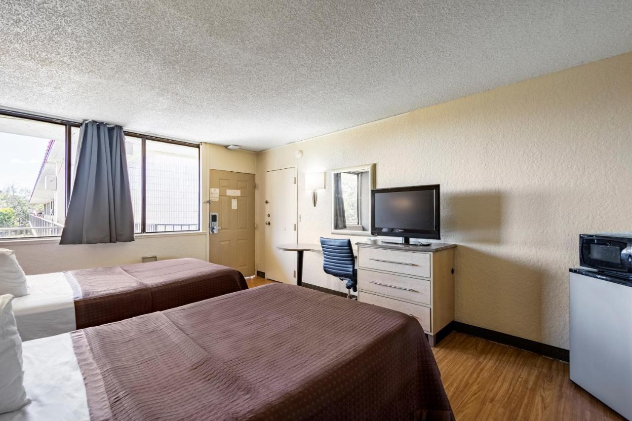 Econo Lodge Palm Harbor - Clearwater Exterior foto