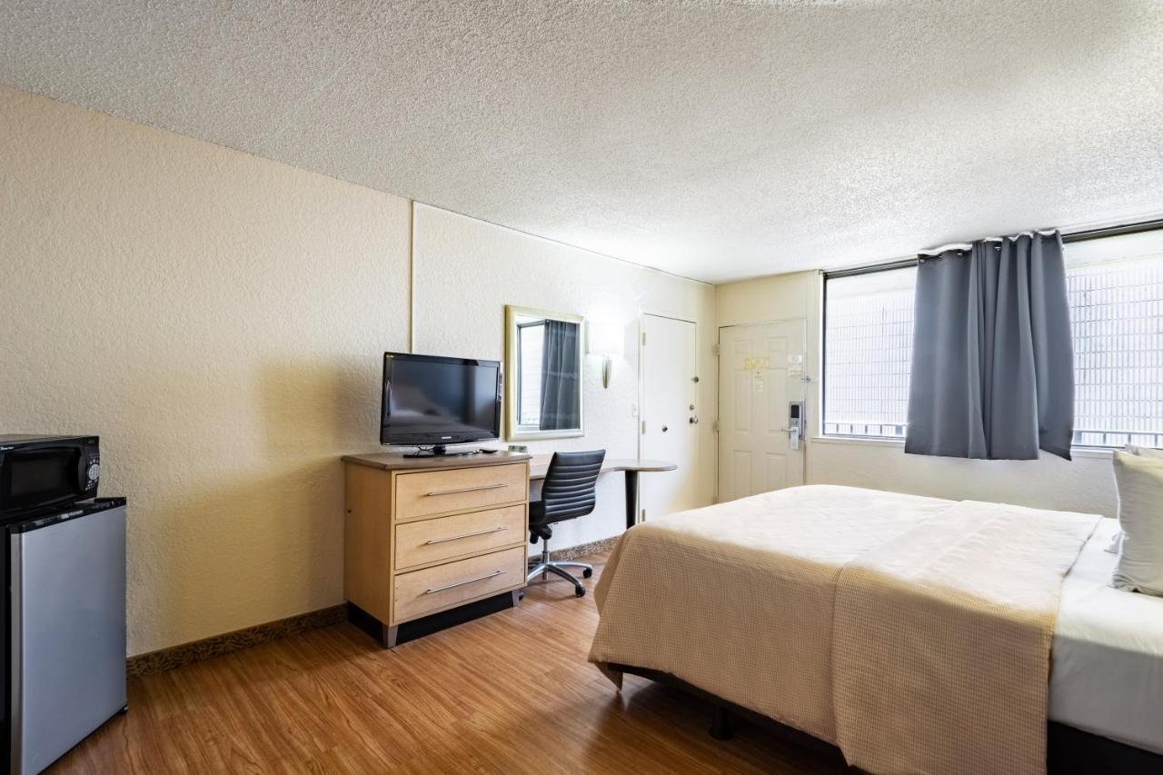 Econo Lodge Palm Harbor - Clearwater Exterior foto